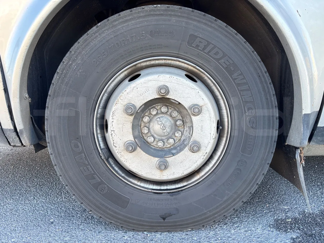 Temsa Opalin BGI9-EURO4-206kwH-8,4m - front left tire measurements