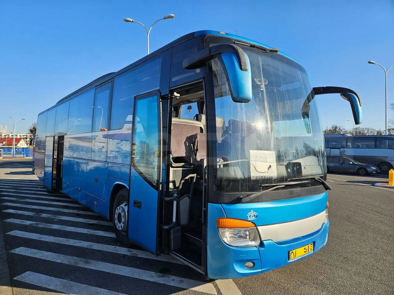 Setra S416 GT-HD/2 - EUR5 - 315kW - 13.020m - 3/4 right front doors open