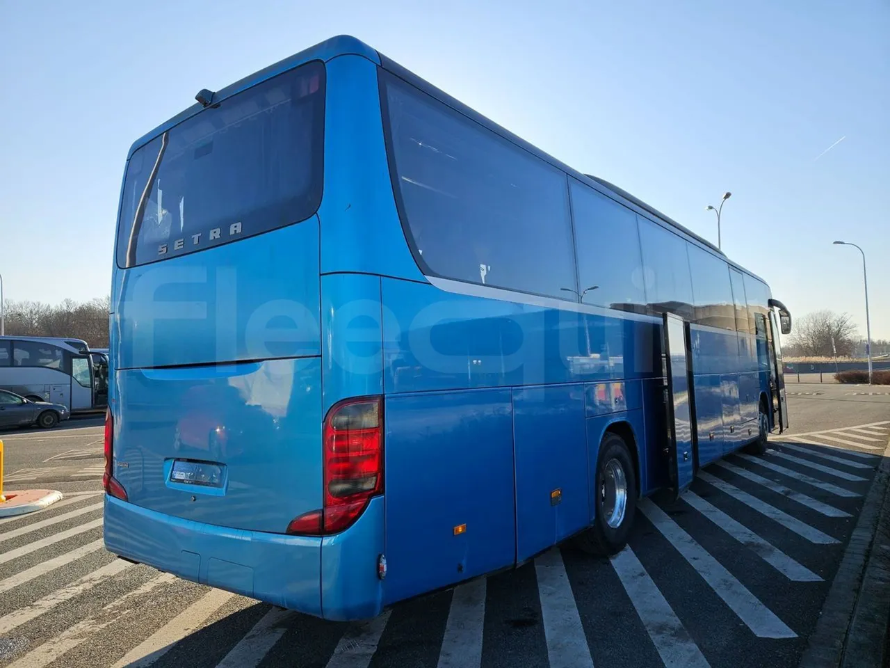 Setra S416 GT-HD/2 - EUR5 - 315kW - 13.020m - 3/4 right rear doors open