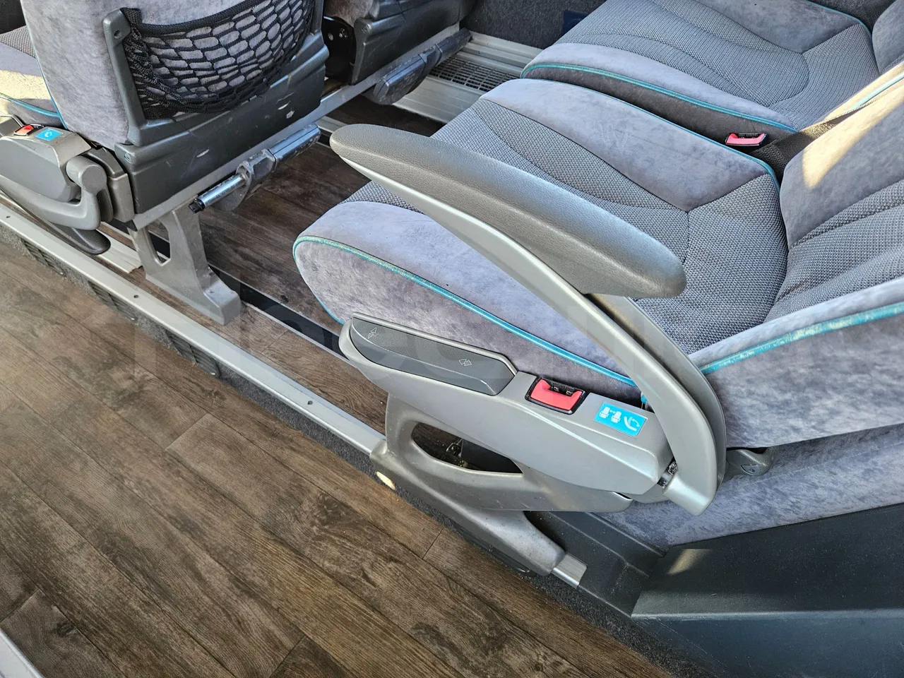 Setra S416 GT-HD/2 - EUR5 - 315kW - 13.020m - armrest detail photo