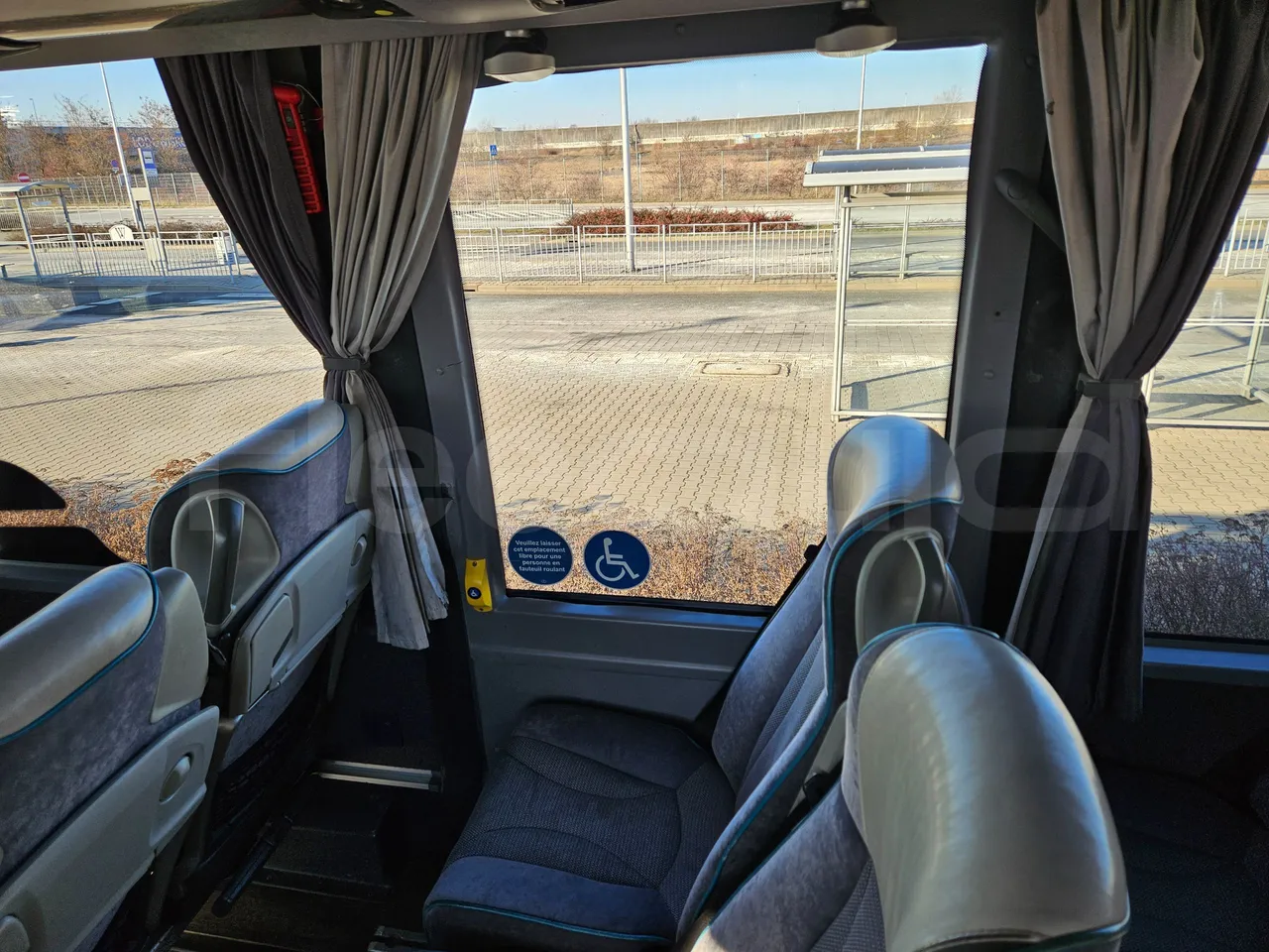Setra S416 GT-HD/2 - EUR5 - 315kW - 13.020m - disabled area photo