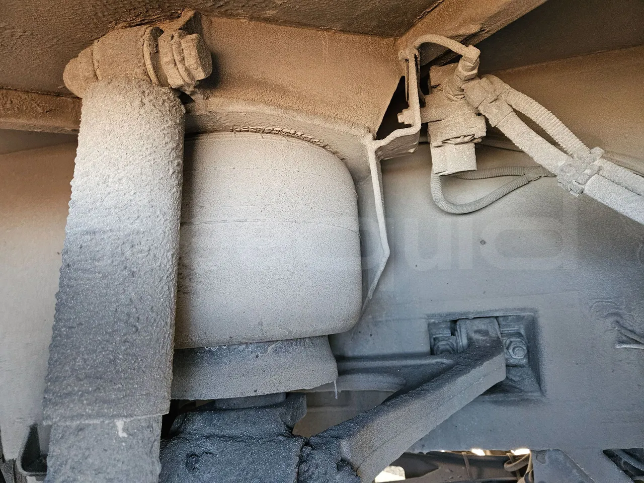 Setra S416 GT-HD/2 - EUR5 - 315kW - 13.020m - front air springs right