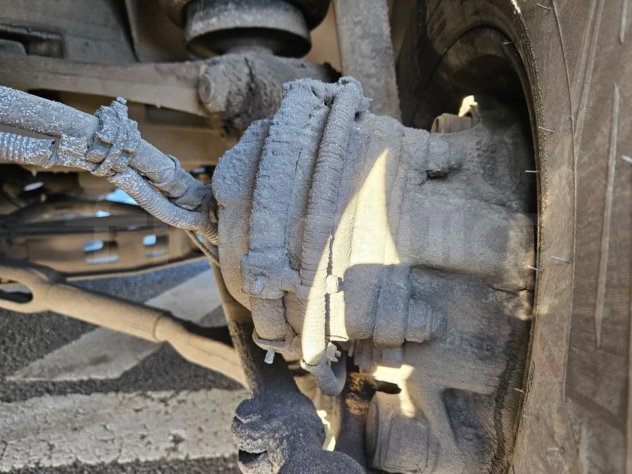 Setra S416 GT-HD/2 - EUR5 - 315kW - 13.020m - front brake calipers left