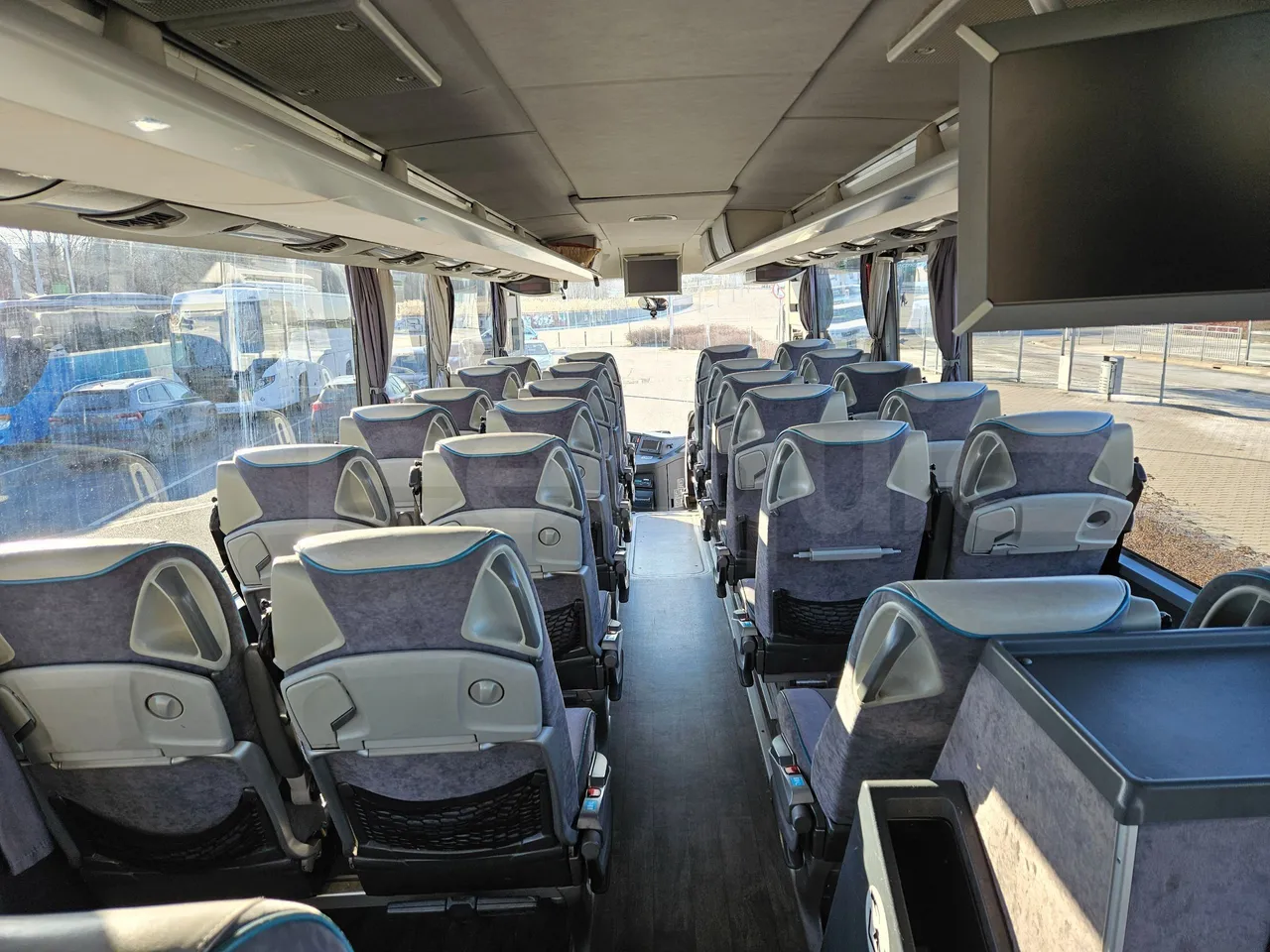 Setra S416 GT-HD/2 - EUR5 - 315kW - 13.020m - forward view middle aisle