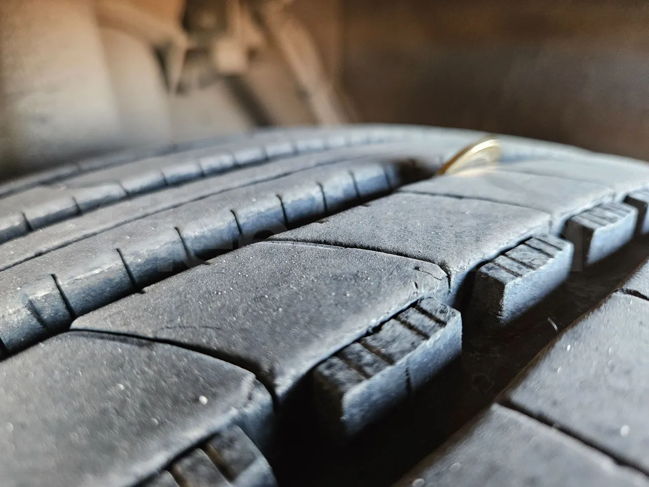 Setra S416 GT-HD/2 - EUR5 - 315kW - 13.020m - tread condition front tires right