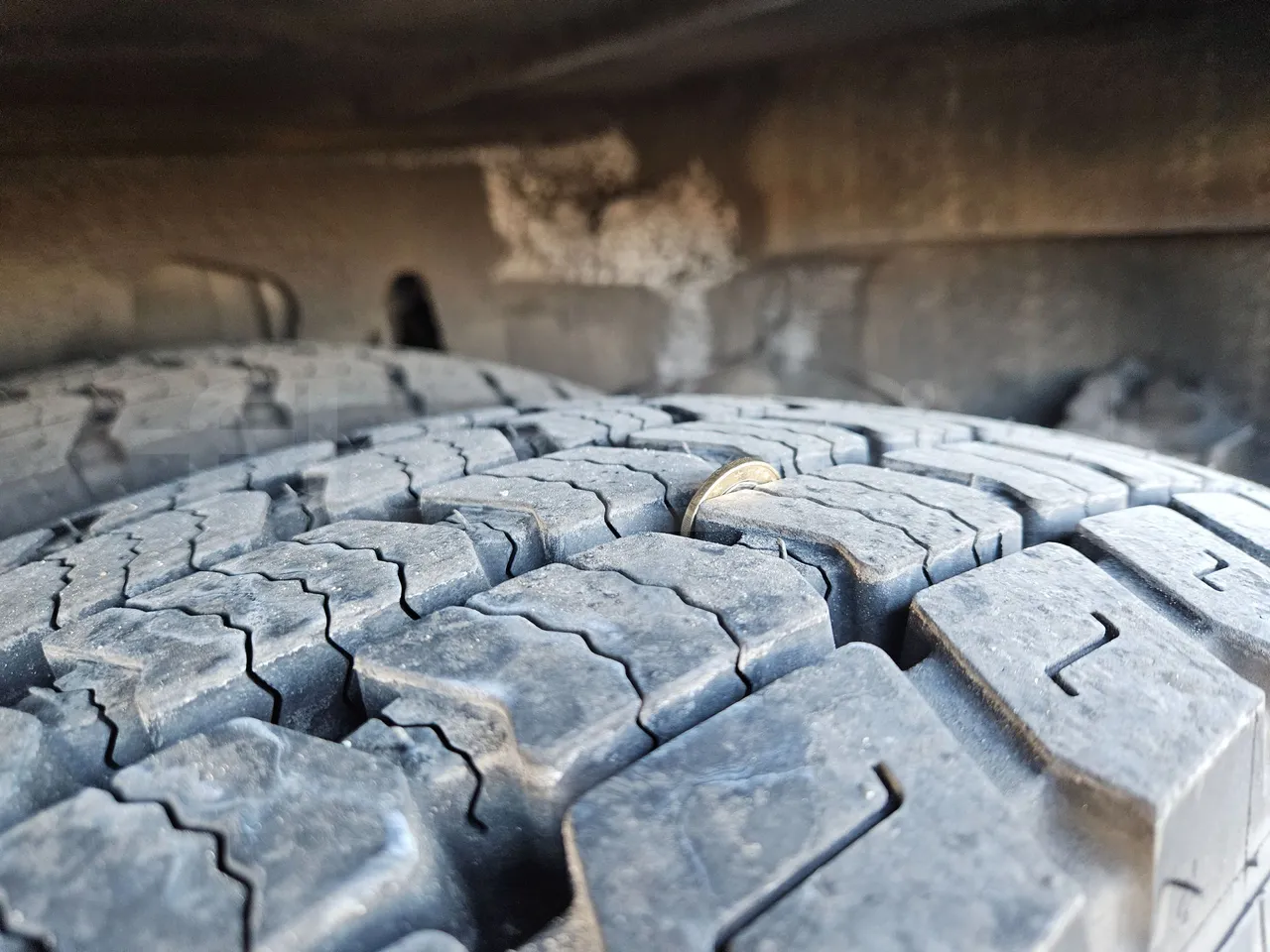 Setra S416 GT-HD/2 - EUR5 - 315kW - 13.020m - tread condition second axle tires right