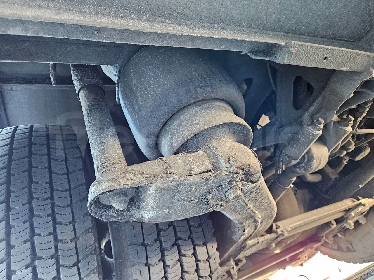 Setra S416 GT-HD/2 - EUR5 - 315kW - 13.020m - axle 2 shock absorbers 1 right