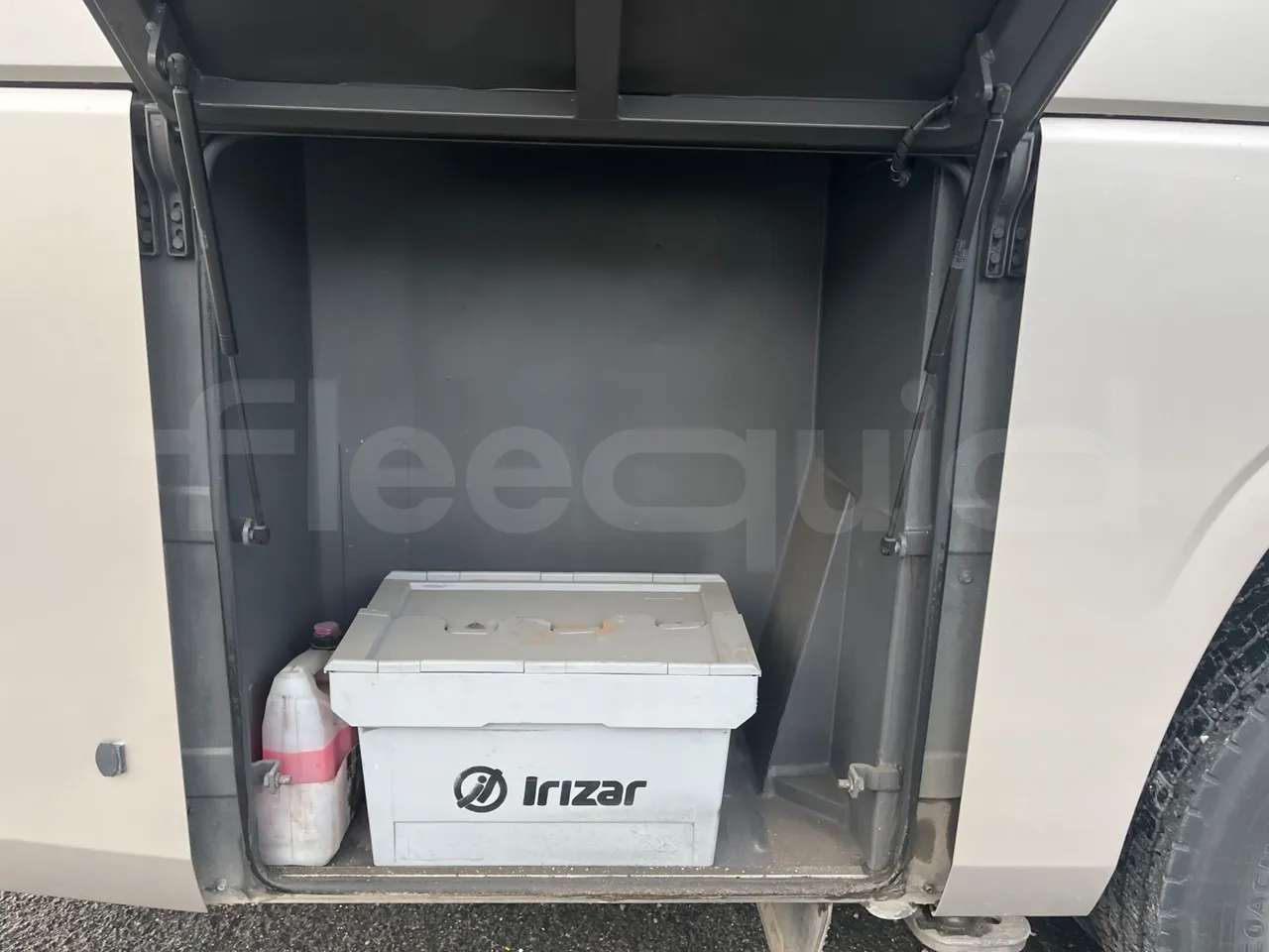 Irizar i6 I6S 13.35 - Euro 6 - 300kW - 12.920 mt - jack and driver keys