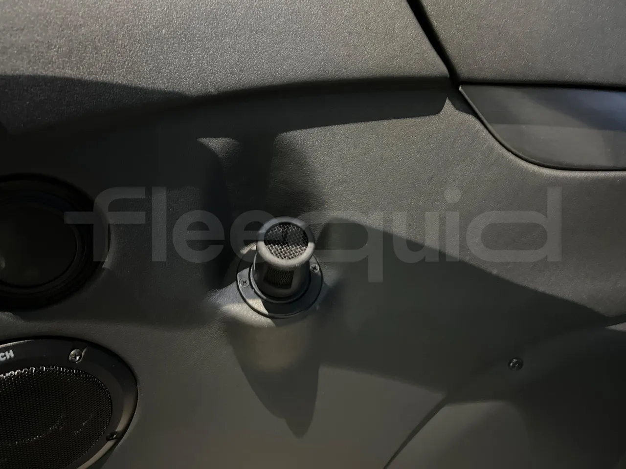 Irizar i6 I6S 13.35 - Euro 6 - 300kW - 12.920 mt - hostes microphone accessories photo