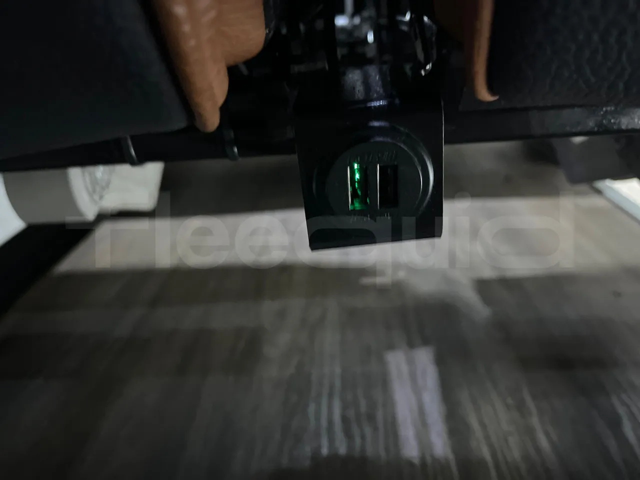 Irizar i6 I6S 13.35 - Euro 6 - 300kW - 12.920 mt - usb charging detail