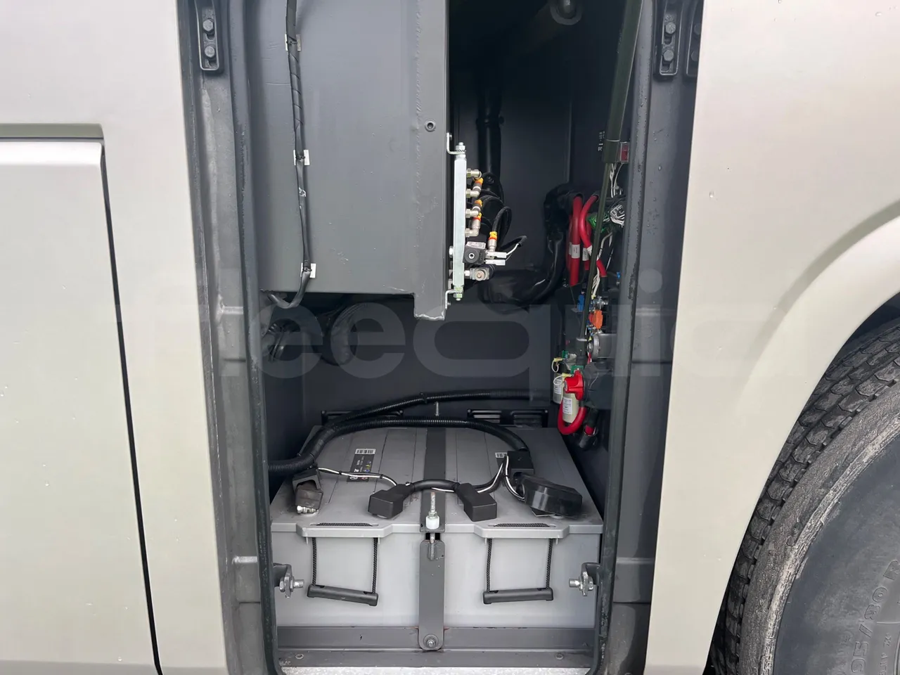 Irizar i6 I6S 13.35 - Euro 6 - 300kW - 12.920 mt - external compartments photo
