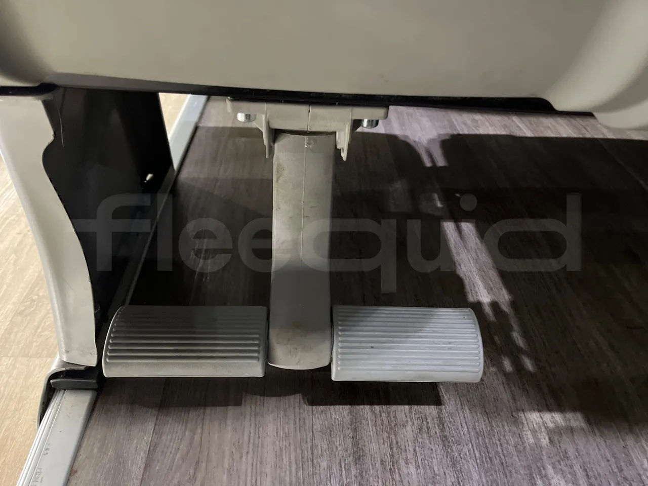 Irizar i6 I6S 13.35 - Euro 6 - 300kW - 12.920 mt - footrest detail photo