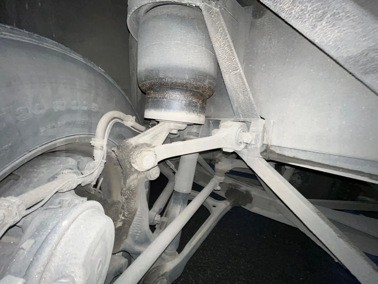 Irizar i6 I6S 13.35 - Euro 6 - 300kW - 12.920 mt - front air springs right