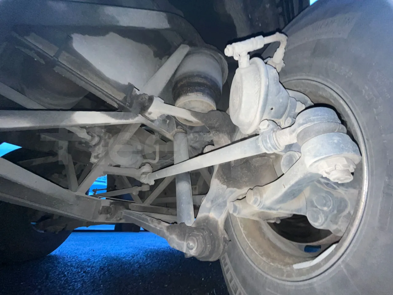 Irizar i6 I6S 13.35 - Euro 6 - 300kW - 12.920 mt - front shock absorbers left