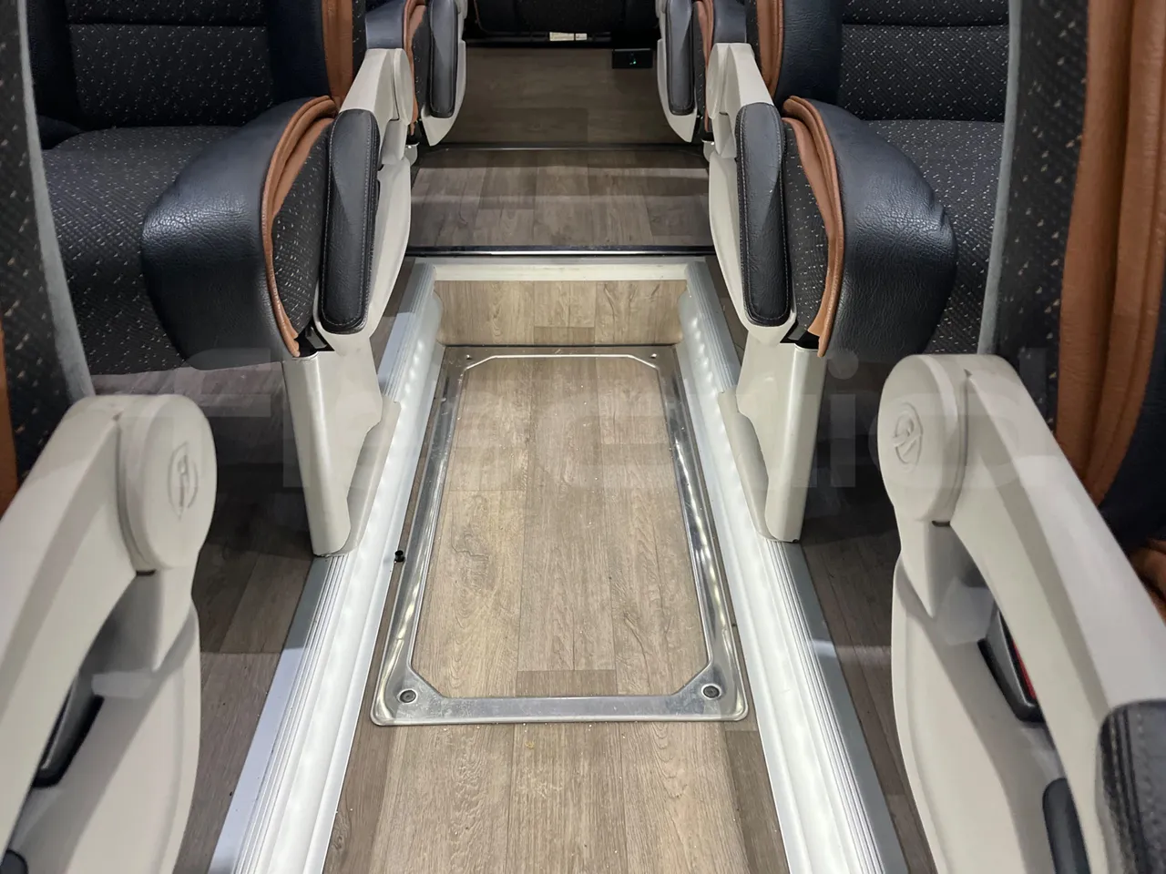 Irizar i6 I6S 13.35 - Euro 6 - 300kW - 12.920 mt - floor hatches photo