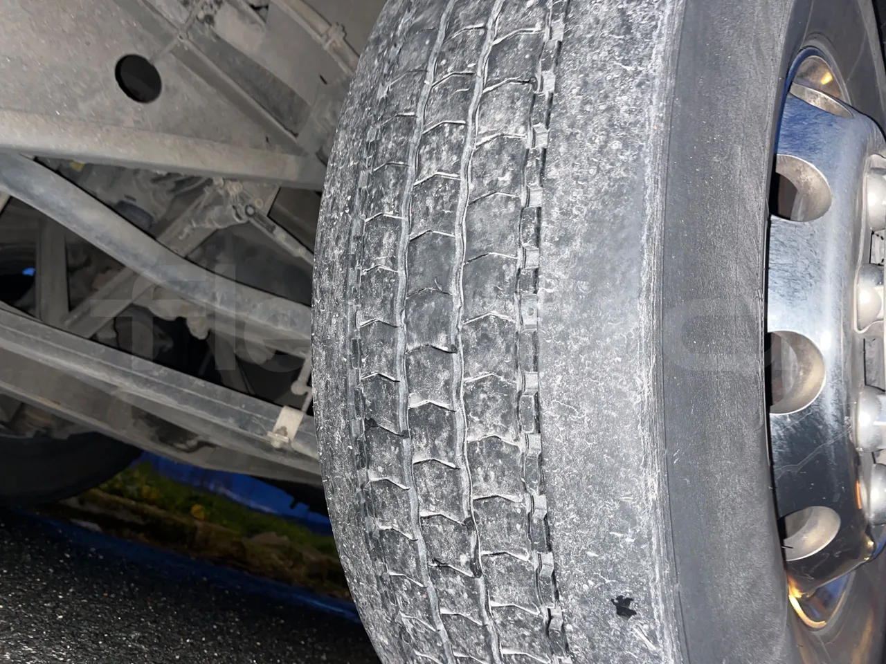 Irizar i6 I6S 13.35 - Euro 6 - 300kW - 12.920 mt - tread condition front tires right