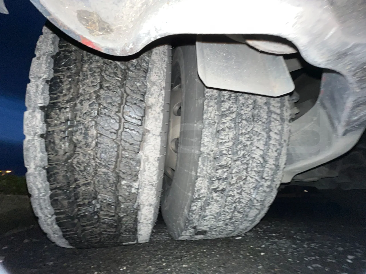 Irizar i6 I6S 13.35 - Euro 6 - 300kW - 12.920 mt - tread condition second axle tires right