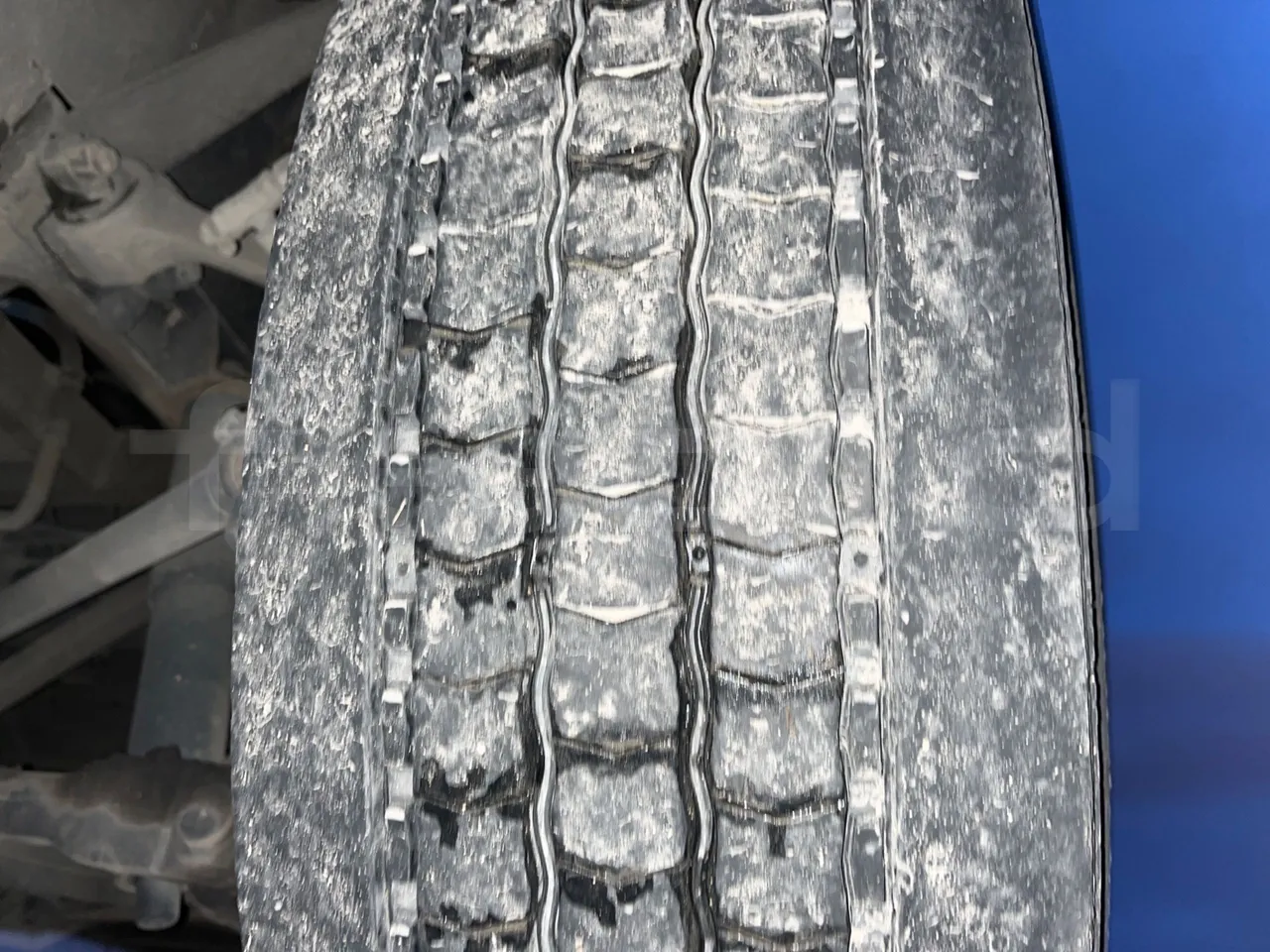 Irizar i6 I6S 13.35 - Euro 6 - 300kW - 12.920 mt - tread condition third axle tires left
