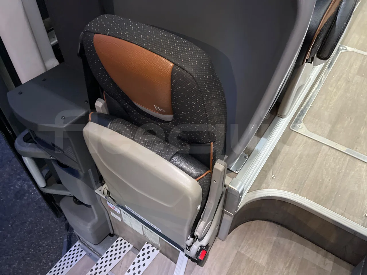 Irizar i6 I6S 13.35 - Euro 6 - 300kW - 12.920 mt - hostess seat photo