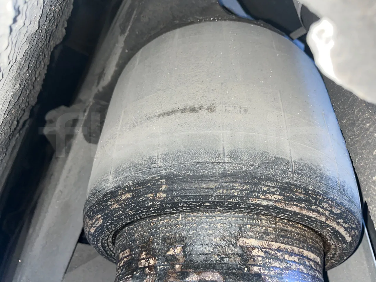 Irizar i6 I6S 13.35 - Euro 6 - 300kW - 12.920 mt - axle 2 shock absorbers 2 left