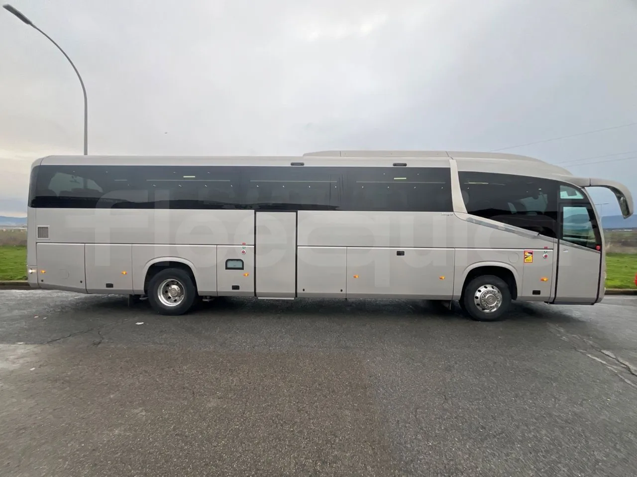 Irizar i6 I6S 13.35 - Euro 6 - 300kW - 12.920 mt - right side doors closed