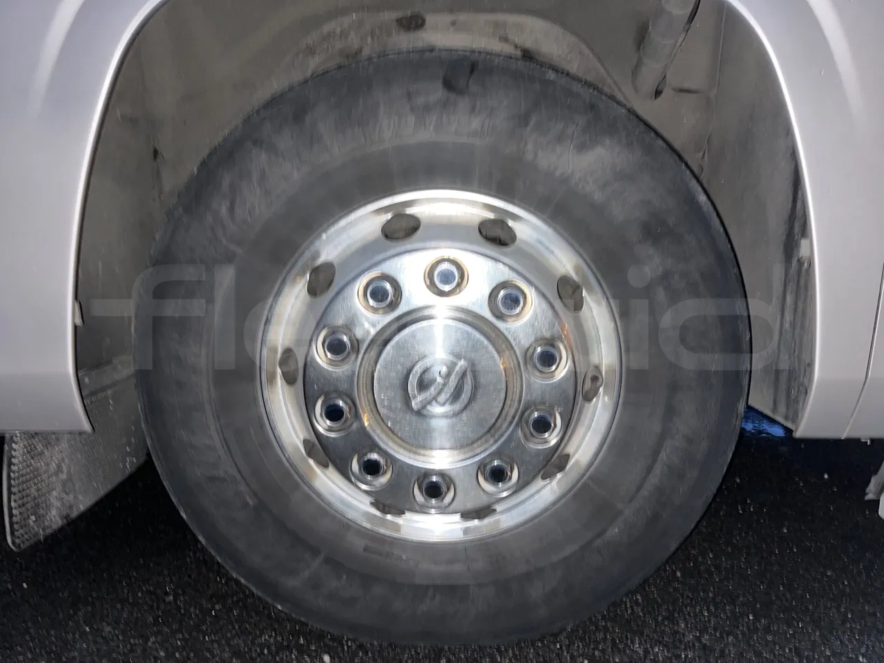 Irizar i6 I6S 13.35 - Euro 6 - 300kW - 12.920 mt - front left tire measurements