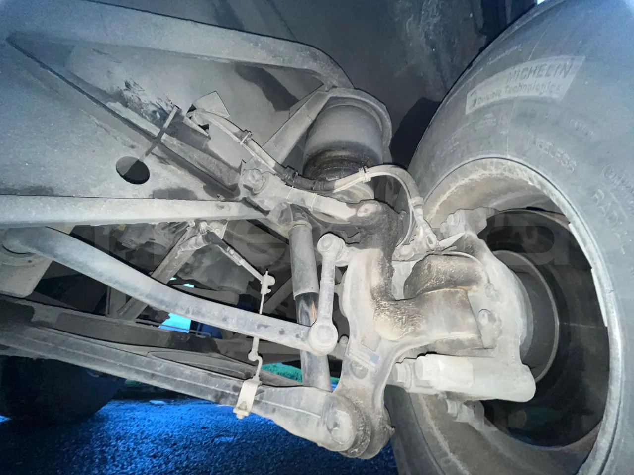 Irizar i6 I6S 13.35 - Euro 6 - 300kW - 12.920 mt - front axle right side