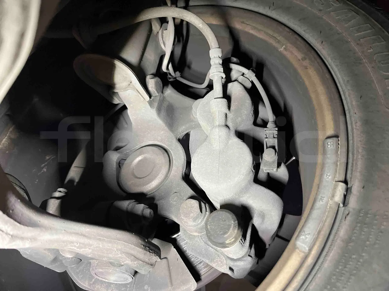 Mercedes-Benz Viano CDI 2.2 - Euro4 - 110kW - 4.993mt - front shock absorbers right