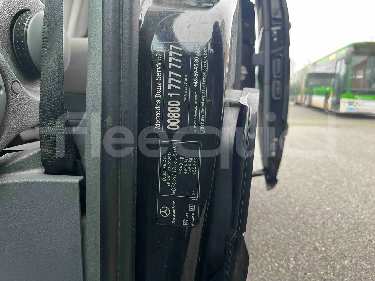 Mercedes-Benz Viano CDI 2.2 - Euro4 - 110kW - 4.993mt - vehicle plate photo