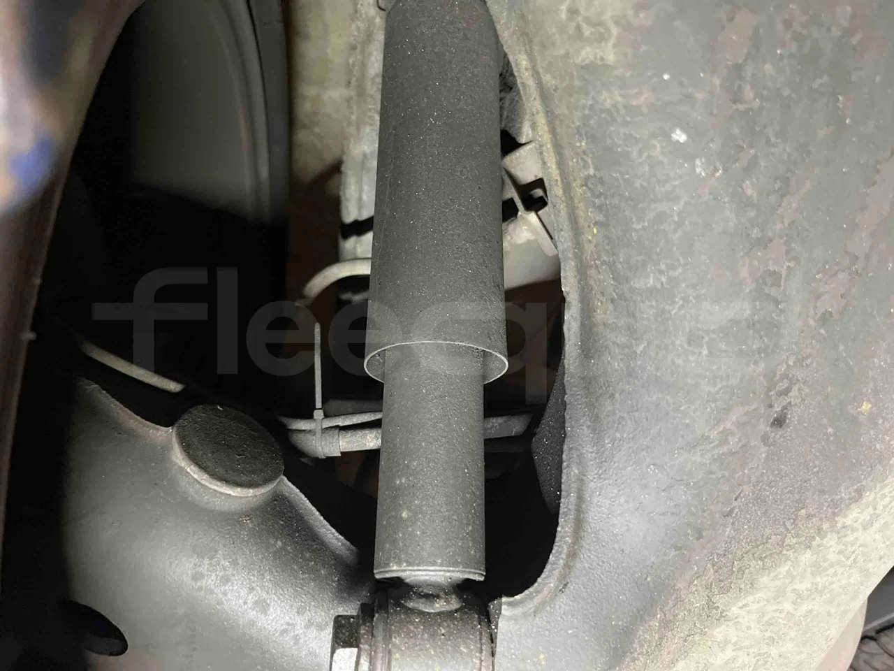 Mercedes-Benz Viano CDI 2.2 - Euro4 - 110kW - 4.993mt - axel 3 shock absorbers 2 right