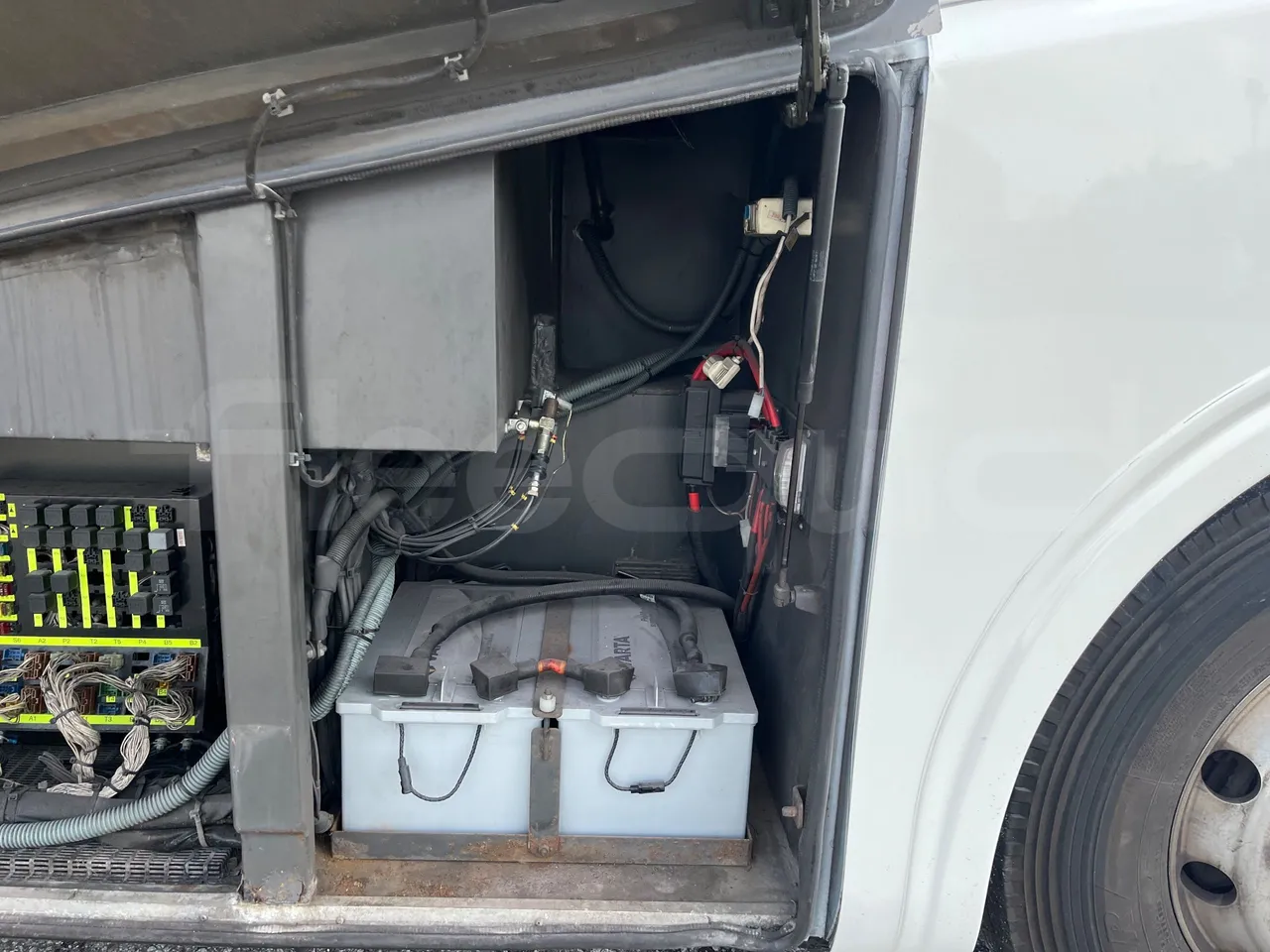 Iveco 397E 397E12.45 - Euro 4 - 331 kW - 12.920 mt - external compartments photo