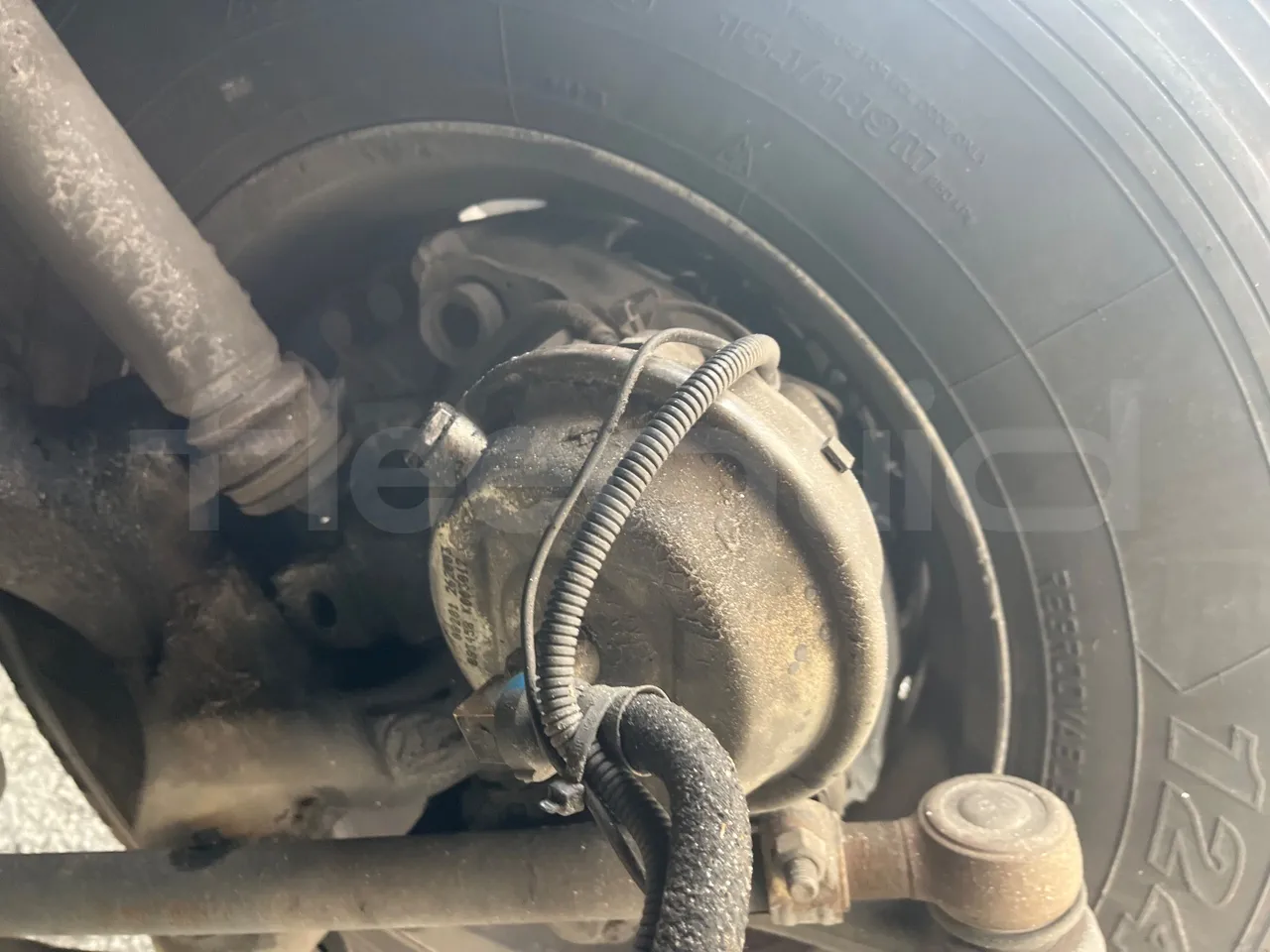 Iveco 397E 397E12.45 - Euro 4 - 331 kW - 12.920 mt - front brake calipers left