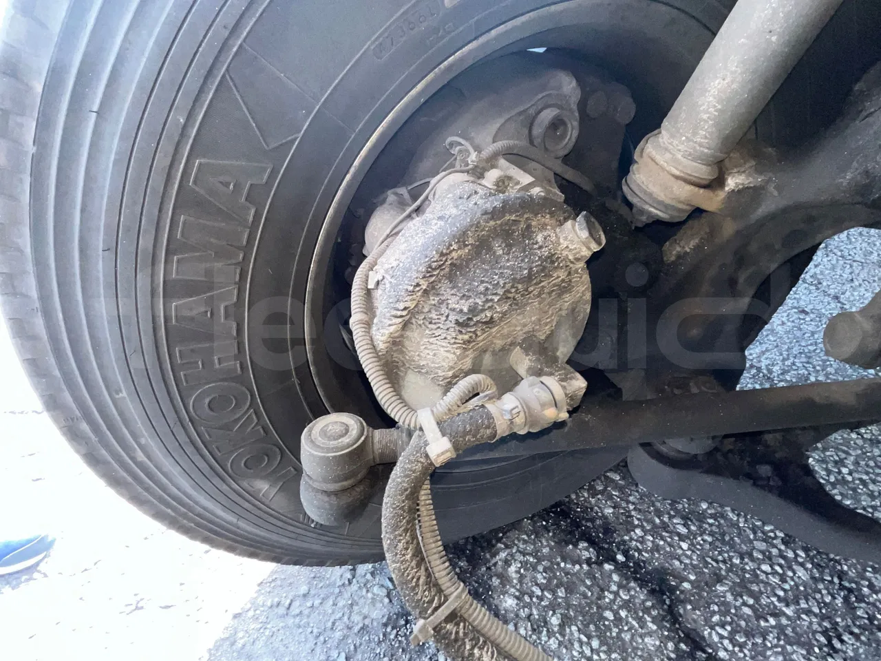 Iveco 397E 397E12.45 - Euro 4 - 331 kW - 12.920 mt - front brake calipers right