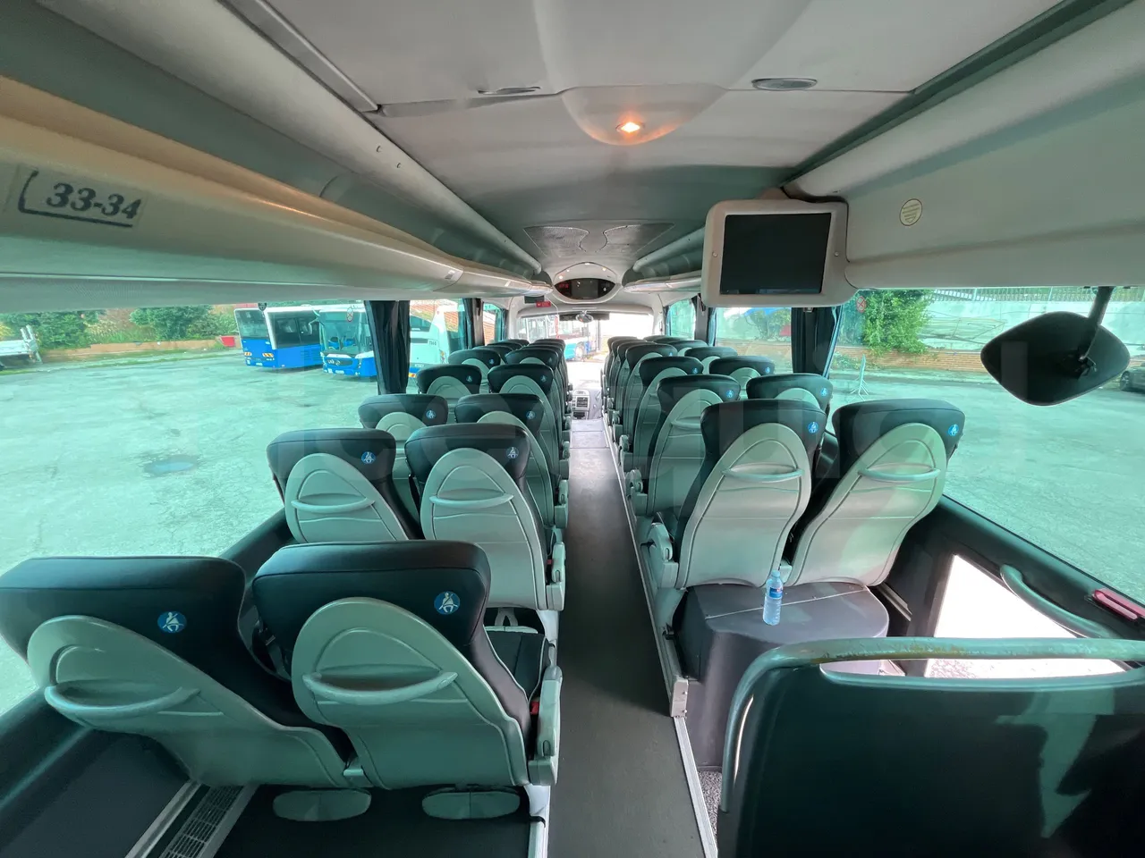 Iveco 397E 397E12.45 - Euro 4 - 331 kW - 12.920 mt - forward view middle aisle