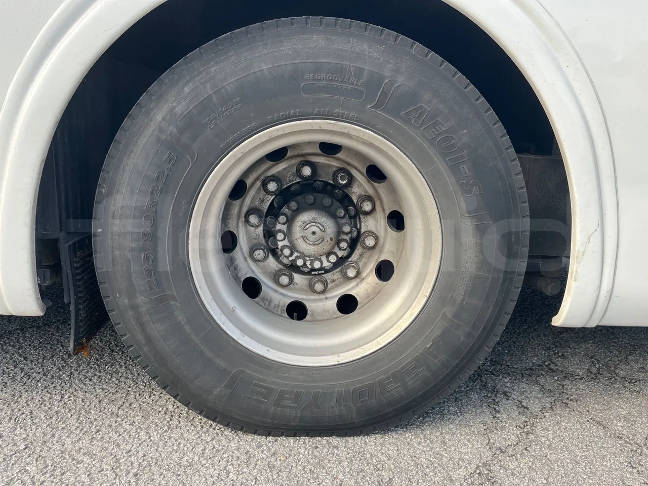 Iveco 397E 397E12.45 - Euro 4 - 331 kW - 12.920 mt - tread condition front tires left