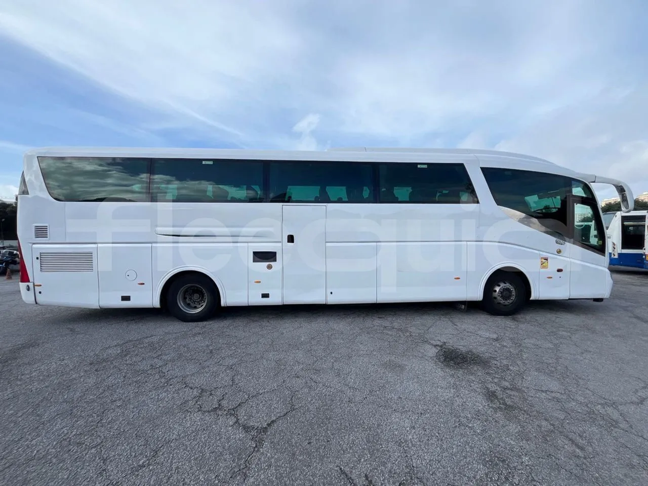 Iveco 397E 397E12.45 - Euro 4 - 331 kW - 12.920 mt - right side doors closed