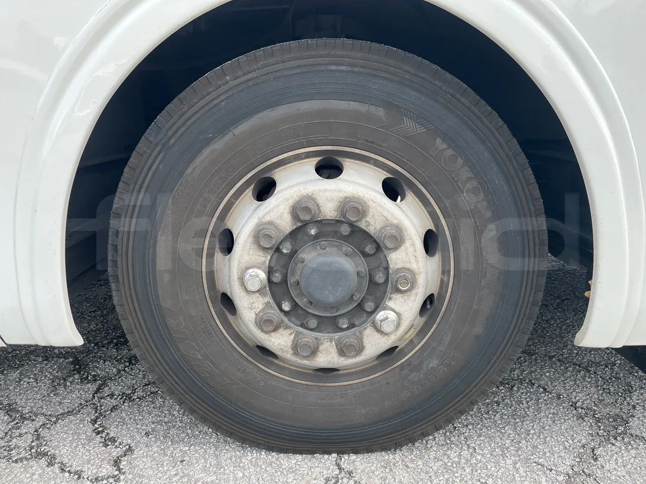 Iveco 397E 397E12.45 - Euro 4 - 331 kW - 12.920 mt - front left tire measurements