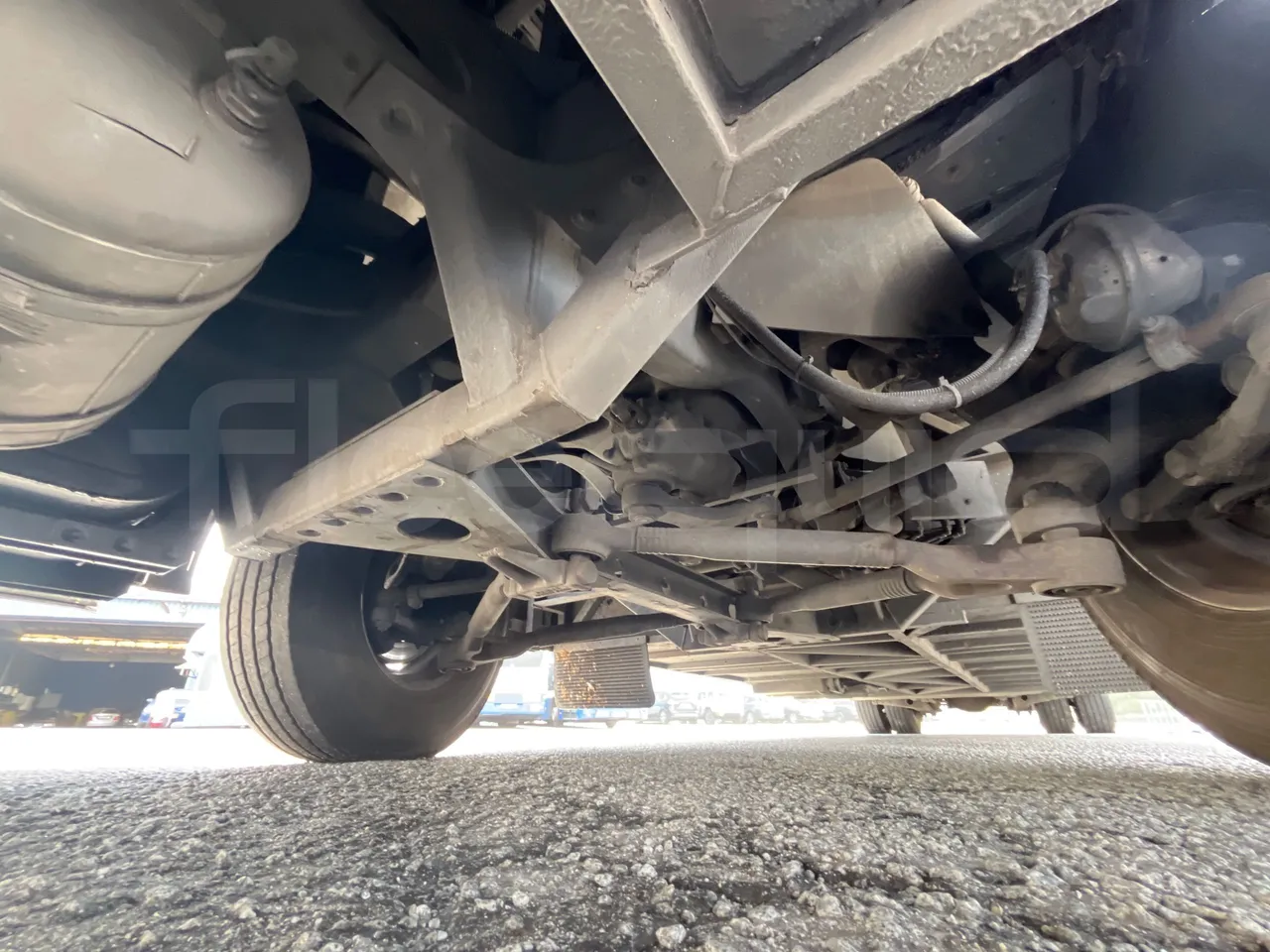 Iveco 397E 397E12.45 - Euro 4 - 331 kW - 12.920 mt - front axle left side