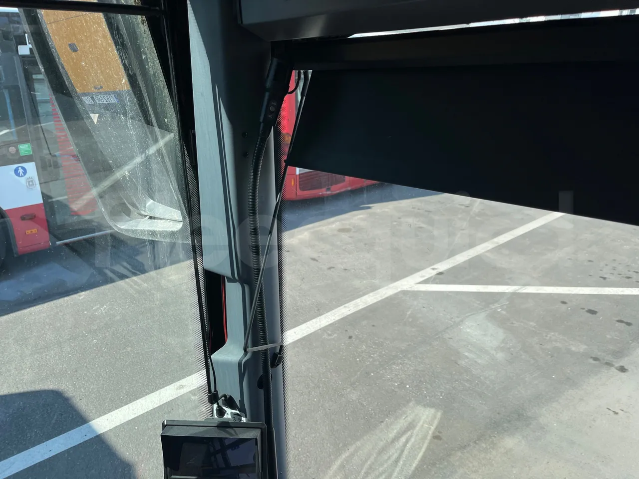 Iveco Crossway CBLE4/00 - EUR6 - 265kW - 12.965m - driver microphone accessories photo