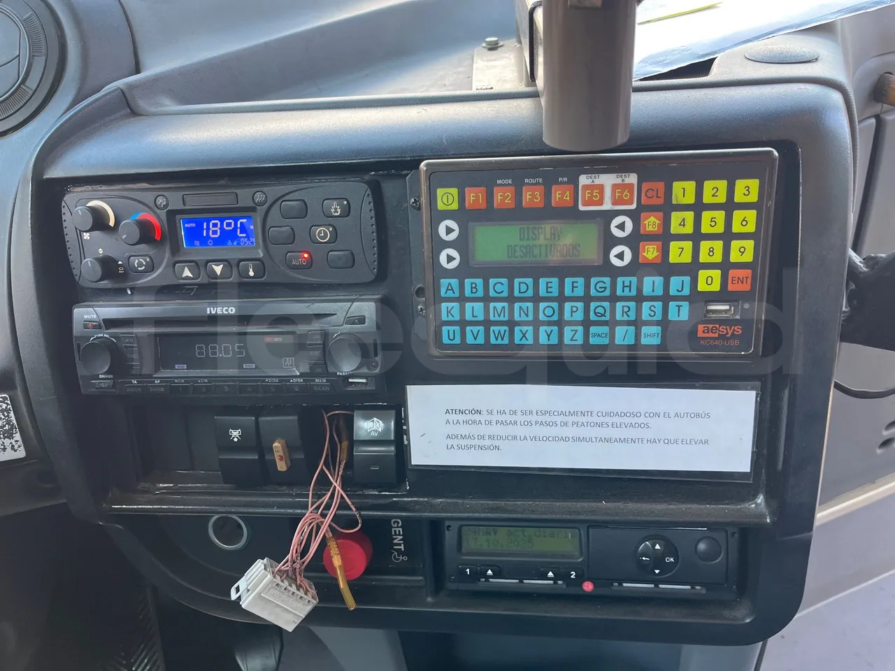 Iveco Crossway CBLE4/00 - EUR6 - 265kW - 12.965m - radio accessories photo