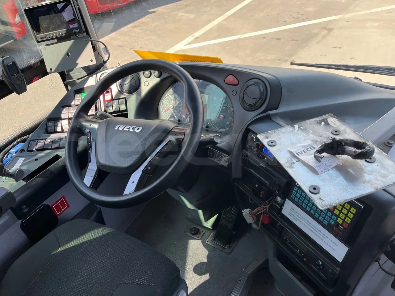 Iveco Crossway CBLE4/00 - EUR6 - 265kW - 12.965m - buttons panels on