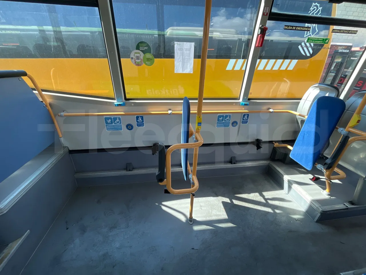 Iveco Crossway CBLE4/00 - EUR6 - 265kW - 12.965m - disabled area photo