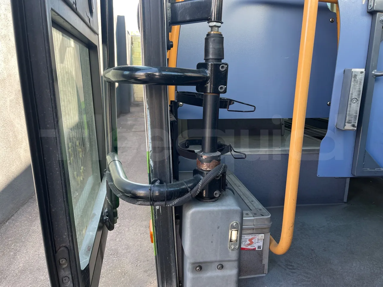 Iveco Crossway CBLE4/00 - EUR6 - 265kW - 12.965m - door mechanism photo