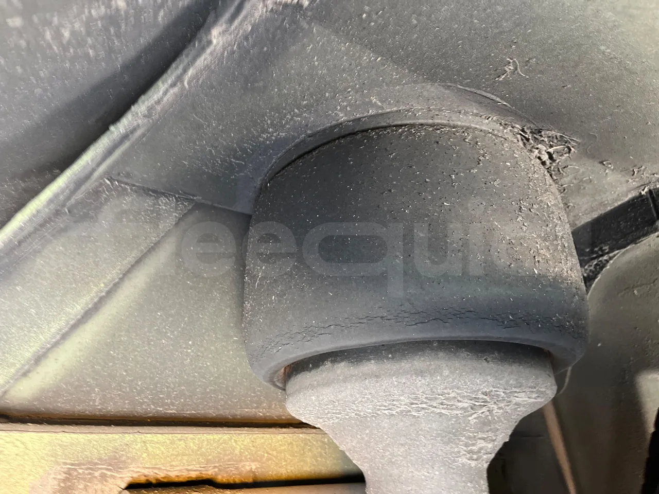 Iveco Crossway CBLE4/00 - EUR6 - 265kW - 12.965m - front air springs right