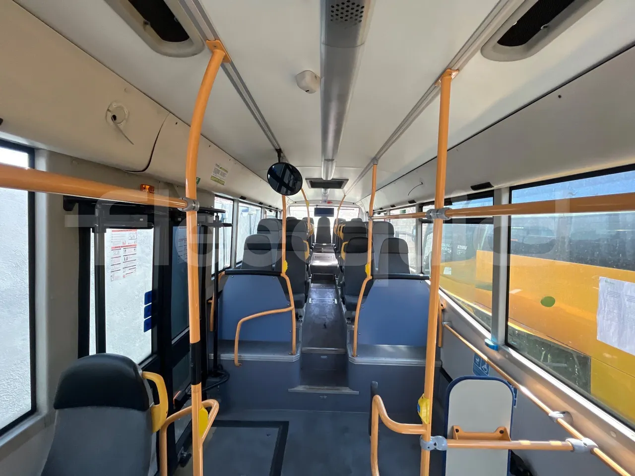 Iveco Crossway CBLE4/00 - EUR6 - 265kW - 12.965m - reverse view middle aisle