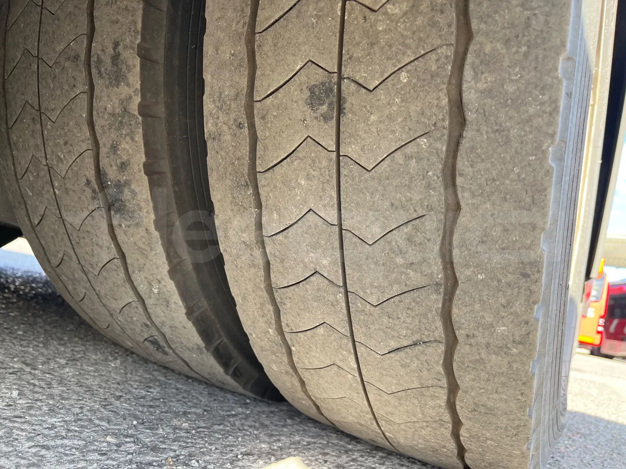 Iveco Crossway CBLE4/00 - EUR6 - 265kW - 12.965m - tread condition second axle tires right
