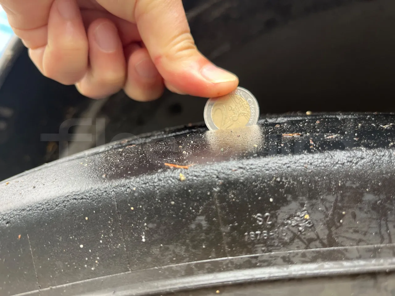 Scania Omniline IL94IB - Euro3 - 221kW - 12mt - rear left tire photo