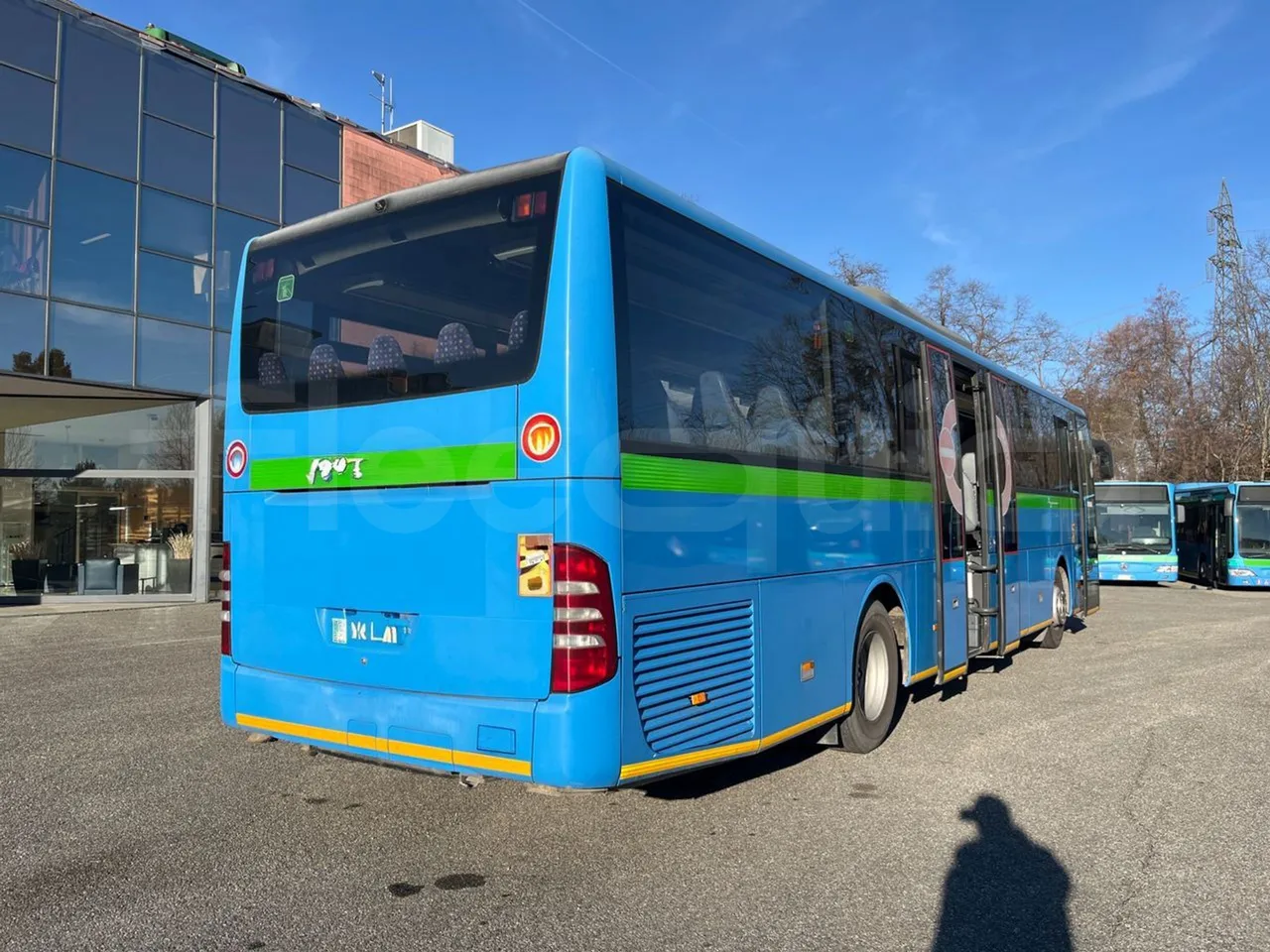 Mercedes-Benz Integro E5 4 - Euro5 - 220kW - 12.140mt - 3/4 right rear doors open