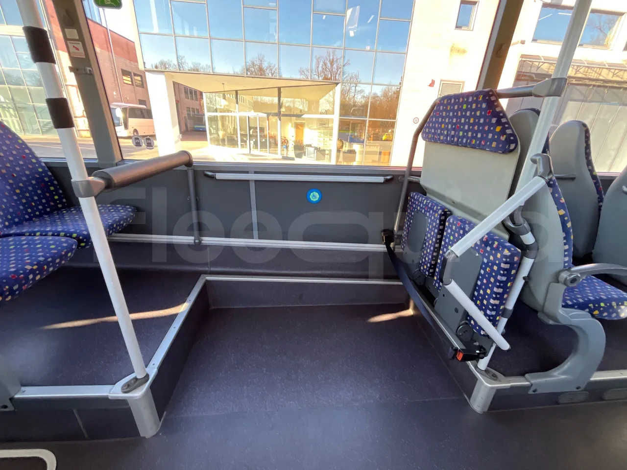 Mercedes-Benz Integro E5 4 - Euro5 - 220kW - 12.140mt - disabled area photo