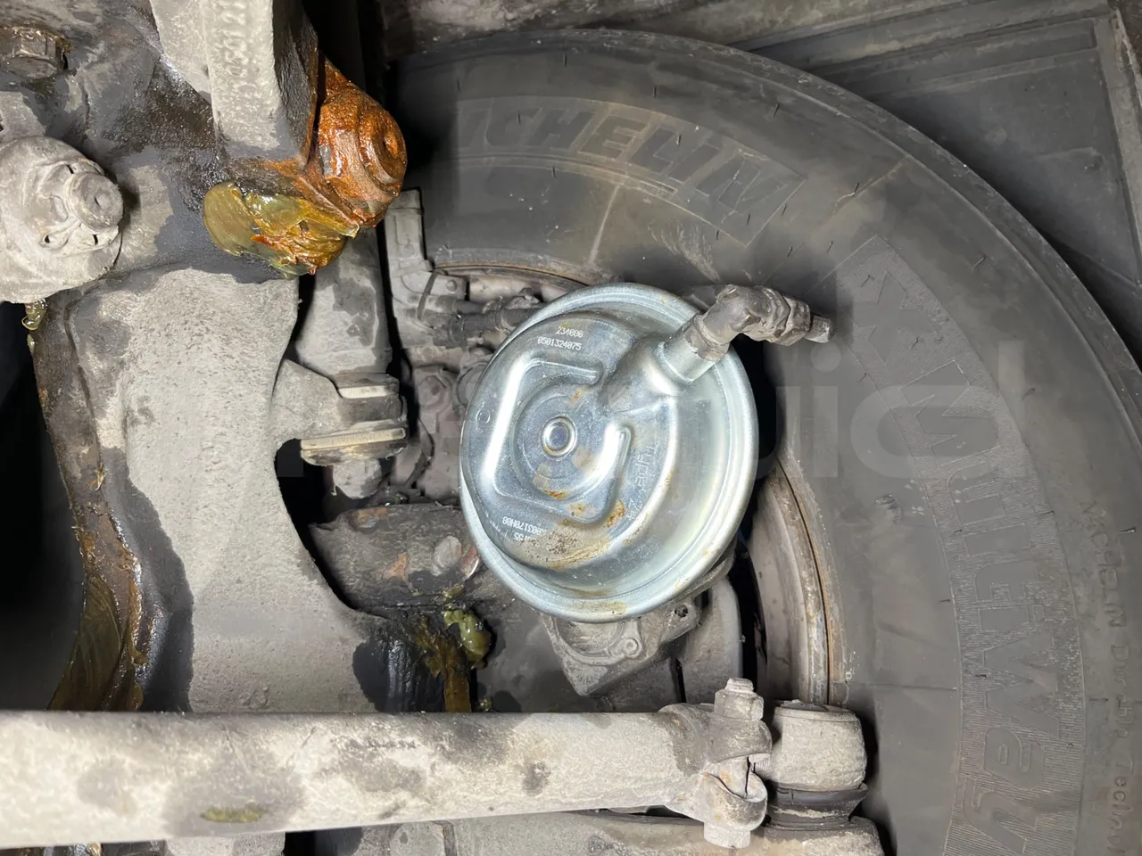 Mercedes-Benz Integro E5 4 - Euro5 - 220kW - 12.140mt - front brake calipers left